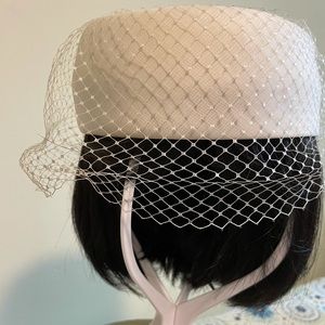 Vintage pillbox hat, Jackie O/1960s style